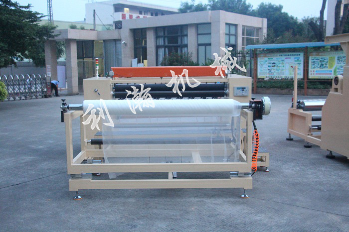 全自動<a href='http://m.sdzhjy.cn/xingyezixun/698.html' target='1' style='font-size:14px; font-weight:bold; color:#ff0000;'>超聲波<a href='http://m.sdzhjy.cn/xingyezixun/748.html' target='1' style='font-size:14px; font-weight:bold; color:#ff0000;'>裥棉機</a></a>正面