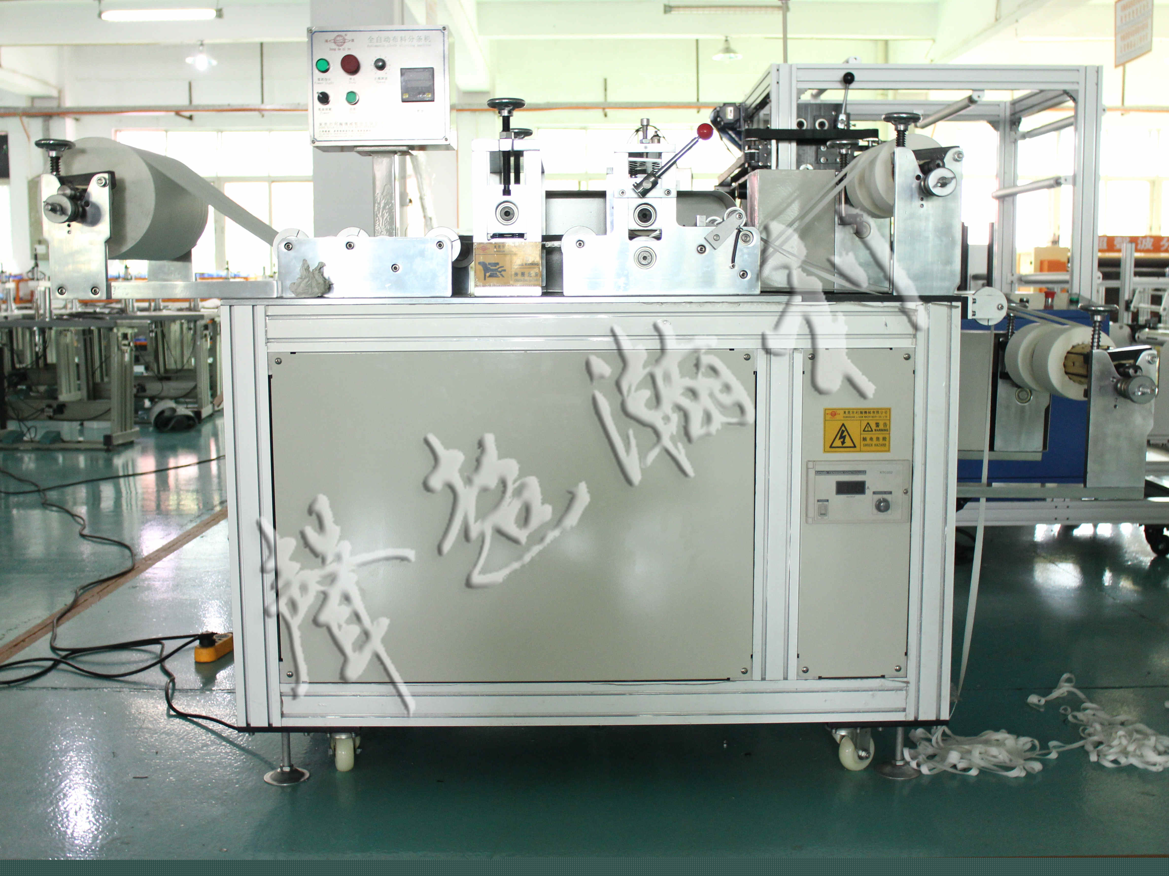 利瀚超聲波全自動分條復卷機